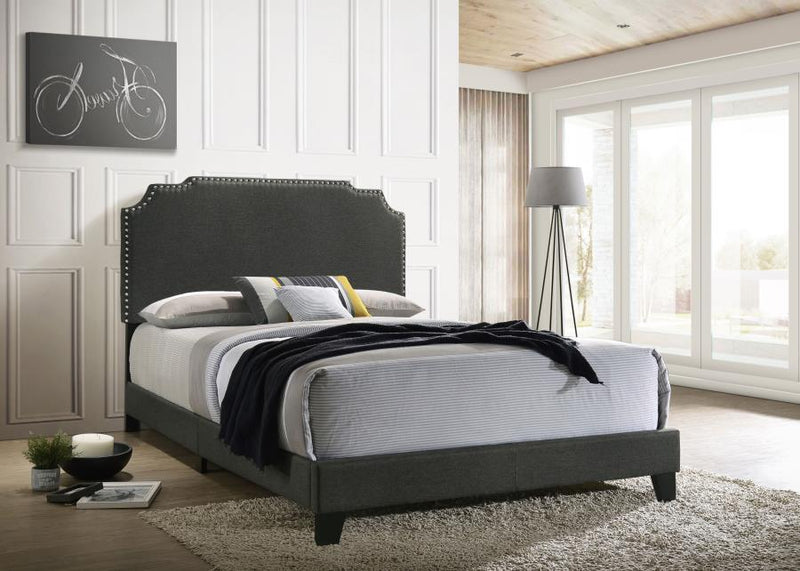 Tamarac - Upholstered Nailhead Bed