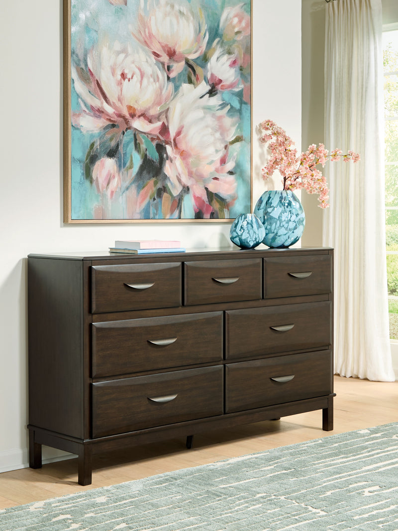 Vanmore - Dark Brown - Dresser