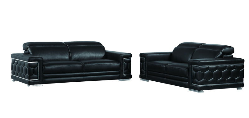 692 - Sofa, Loveseat